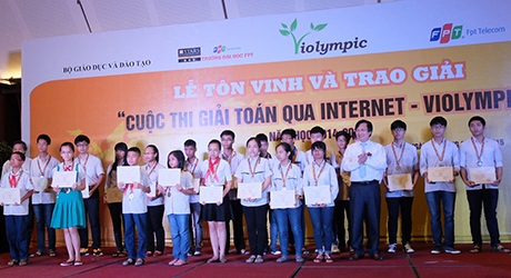 Vinh danh học sinh giành giải cuộc thi toán qua Internet - 2 Những học sinh nhận giải Bạc