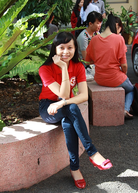 Vượt gần 200.000 SV, nữ sinh 9X vô địch Ánh sáng soi đường