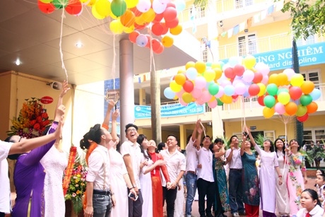 Ghi ước mơ của mình lên những trái bóng bay