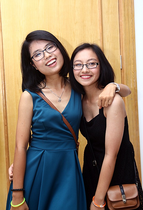 Nữ sinh trường THPT chuyên Sư phạm xinh đẹp đi dự tiệc chia tay thời học sinh