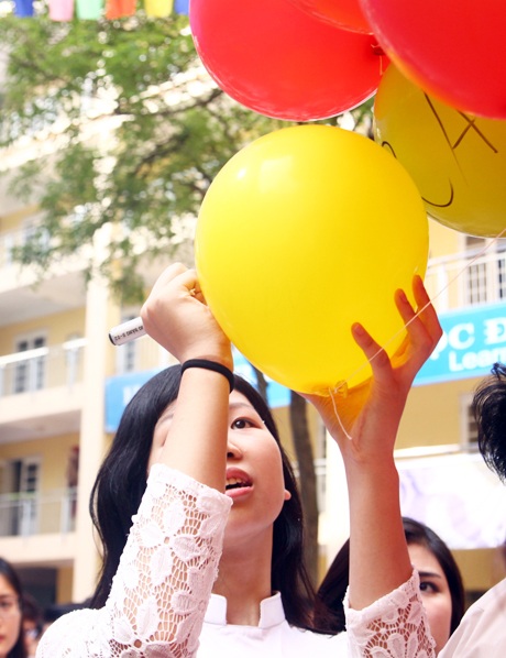 Ghi ước mơ của mình lên những trái bóng bay