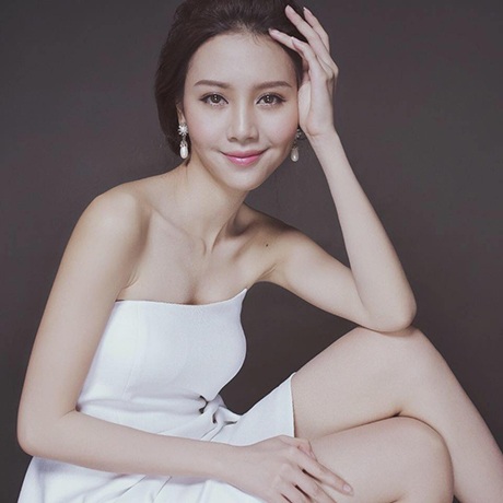 Thiếu nữ 9x xinh đẹp cover hit mới gây sốt trên mạng - 2 M.C