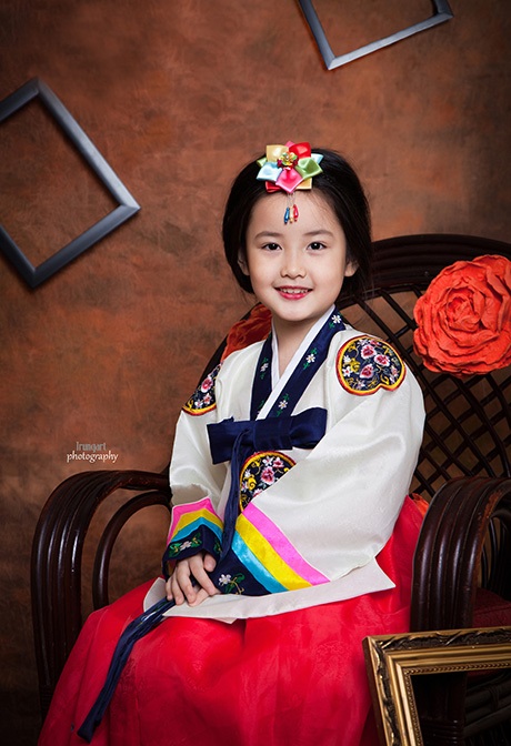 Bé gái 7 tuổi giống nàng Đê Chang Kưm "phiên bản nhí" - 1 Bé Bảo Thy, 7 tuổi trong tạo hình nàng Đê Chang Kưm
