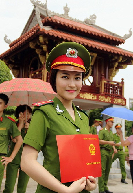 Thủ khoa Học viện Cảnh sát nhân dân Nguyễn Phương Linh