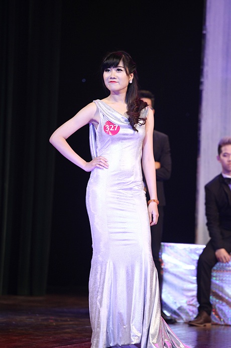 Phần thi trình diễn trang phục dạ hội