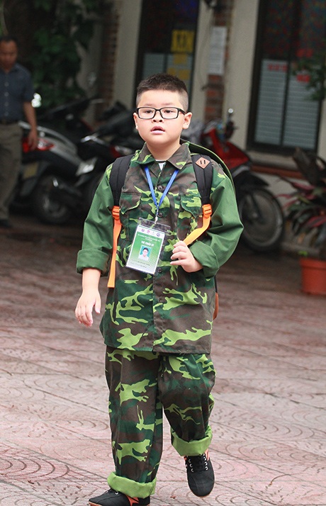 Trang phục lên đường tham gia huấn luyện của các chiến sỹ nhỏ tuổi