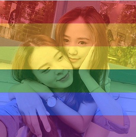 Hot girl Salim và bạn là những người trẻ lên tiếng ủng hộ