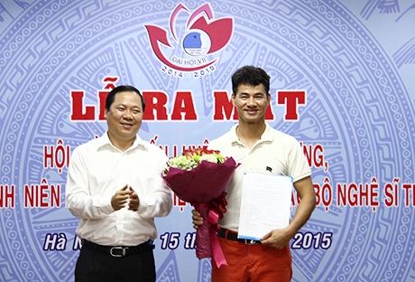 Diễn viên Xuân Bắc nhận quyết định bổ nhiệm Chủ tịch CLB Nghệ sĩ trẻ Việt Nam