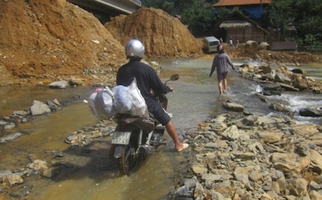 Đường vào Hữu Khuông.