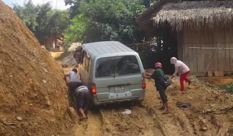 Đường vào Hữu Khuông.