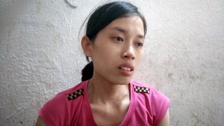 Người mẹ nghèo đã khóc không biết bao đêm nay vì quá thương con mà gia đình như bất lực.