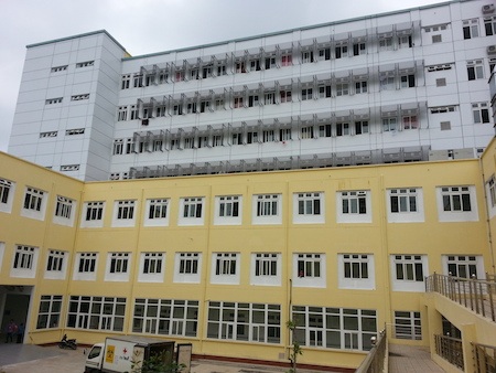 Một bệnh nhân nhảy từ lầu 6 bệnh viện tự vẫn - 1 BVĐK Nghệ An mới - nơi bệnh nhân H. nhảy từ tầng 6 xuống.