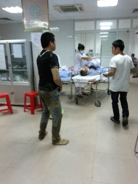 “Biết xe lao xuống ruộng nhưng không biết cách nào để thoát” - 3 Các nạn nhân đang được chăm sóc tại BV 115 Nghệ An.