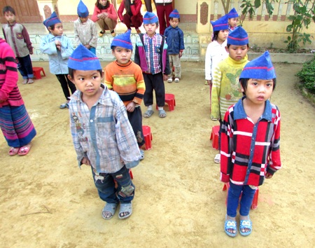 Thương lắm những đứa trẻ miền biên viễn.