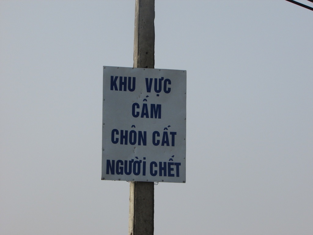 Nghệ An: Lùm xum việc cấm chôn người chết ở nghĩa trang - 6 Lệnh cấm chôn cất người chết...