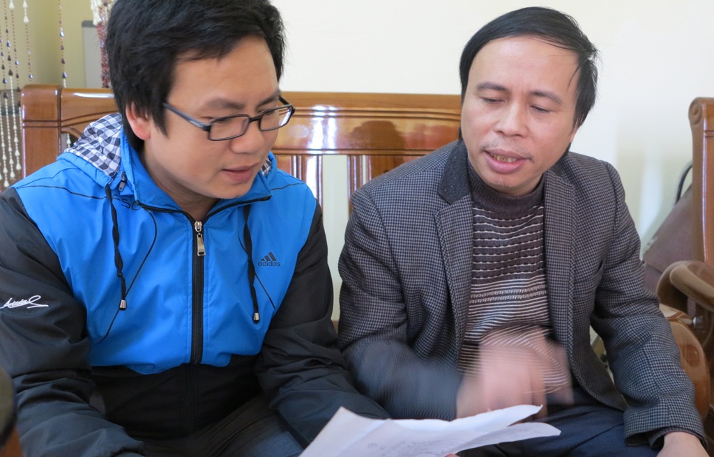 PV Dân trí làm việc với ông Phạm Văn Hóa - Chủ tịch UBND huyện Tân Kỳ.