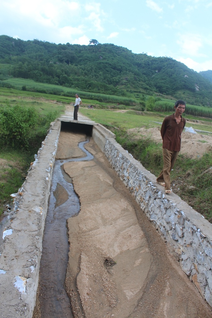 Công trình bỏ hoang.