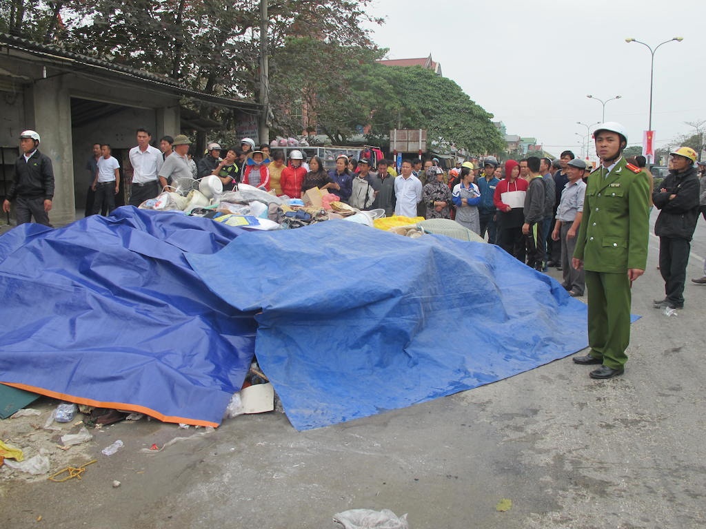 Nỗ lực cứu vớt những gì còn có thể.