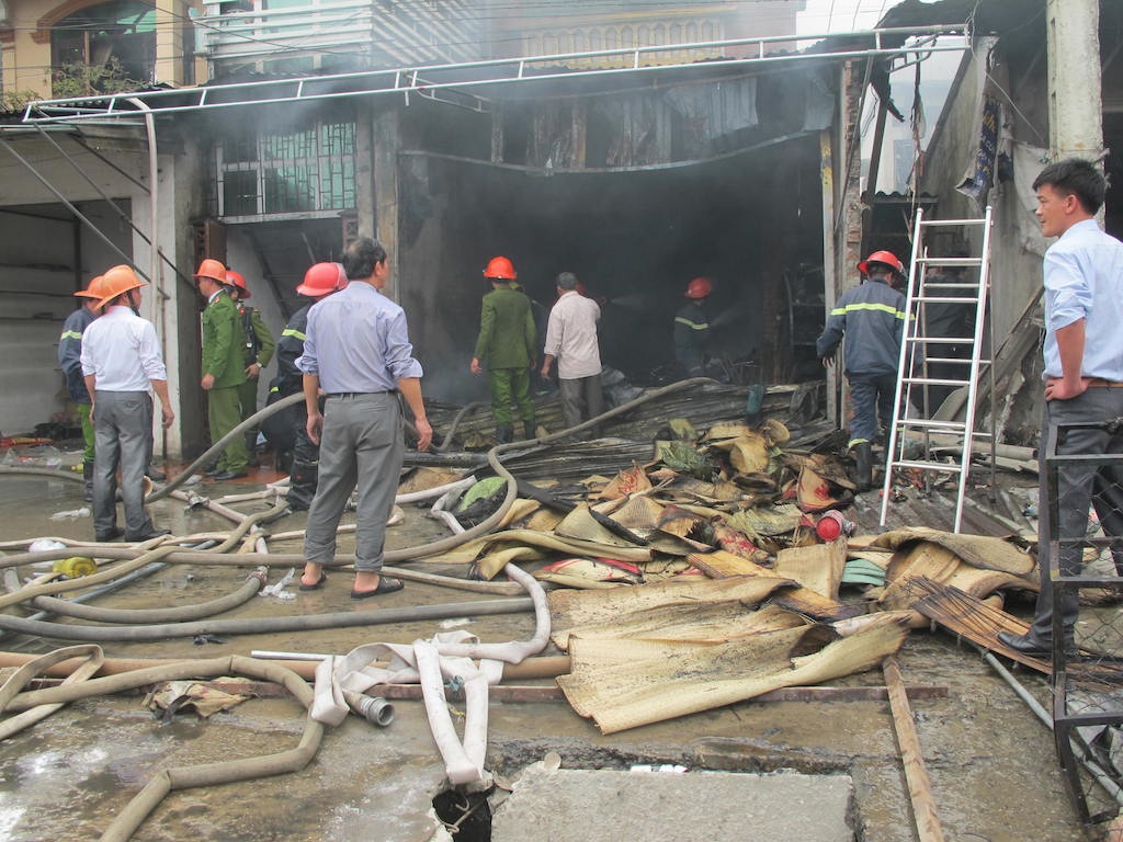 Nỗ lực cứu vớt những gì còn có thể.