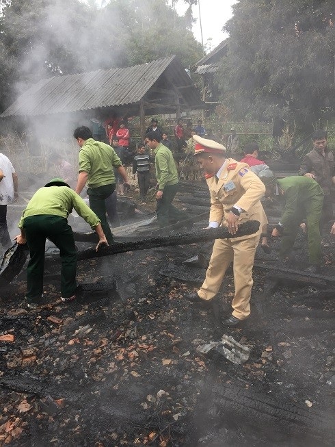 Ngọn lửa bốc lên rất mạnh