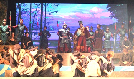 Mãn nhãn đêm cải lương Mai Hắc Đế