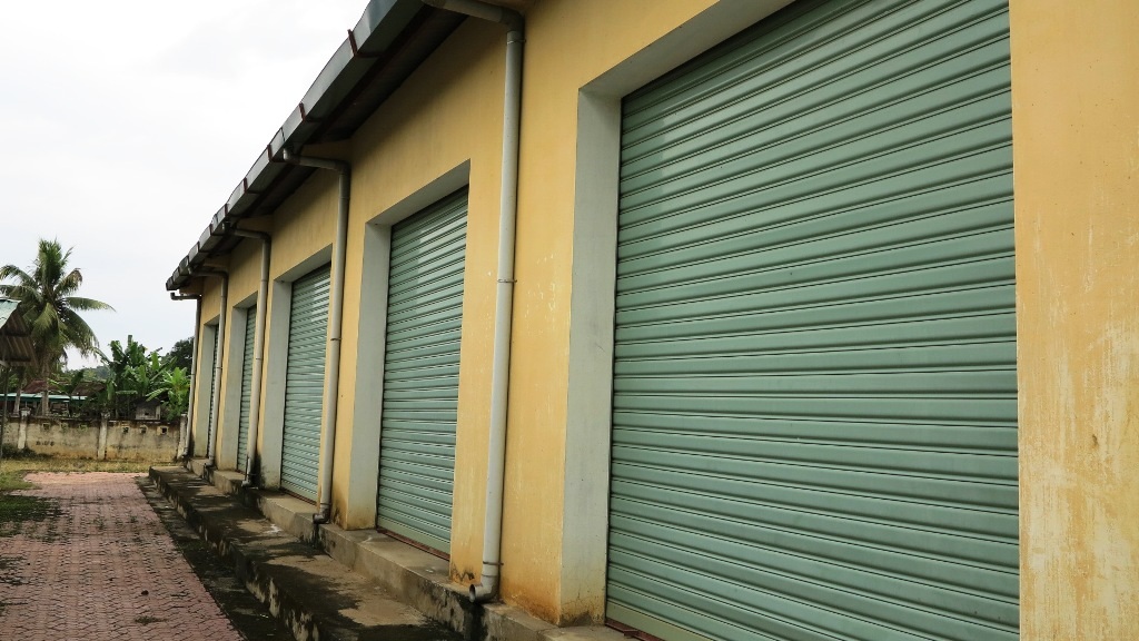 Chợ luôn trong tình trạng đóng cửa của các ki ốt.