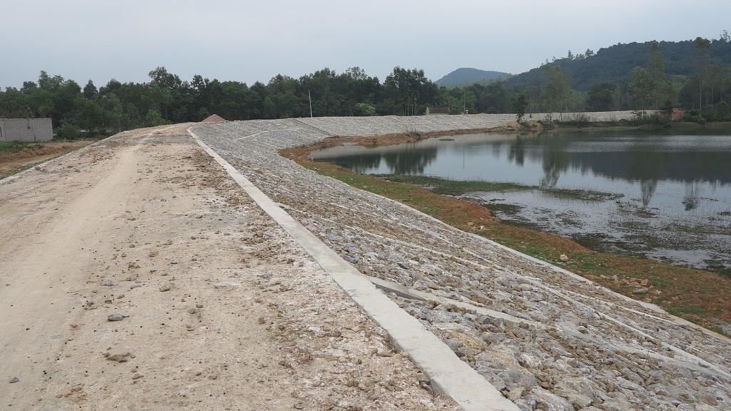 Công trình 17 tỷ chưa bàn giao đã hư hỏng