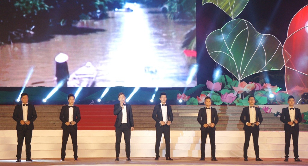 Nhóm Phương Nam với ca khúc 