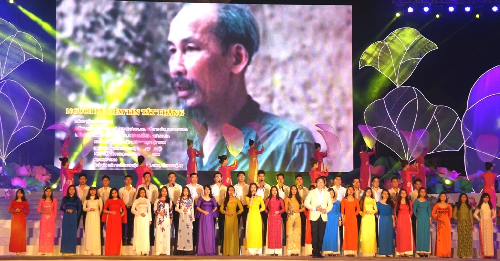 Người là niềm tin tất thắng ca khúc NSƯT Quốc Hưng, Hợp xướng và dàn múa 