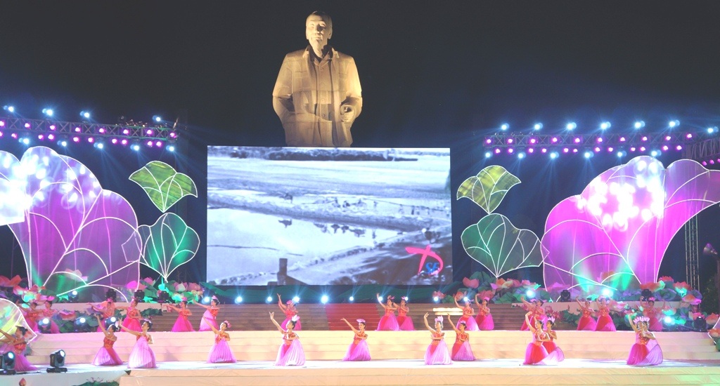 Nhiều ca khúc hay như: Miền Trung nhớ Bác, 