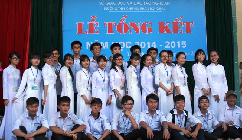 Mai này đi xa, các em nhớ về những kỷ niệm đẹp thời học trò.