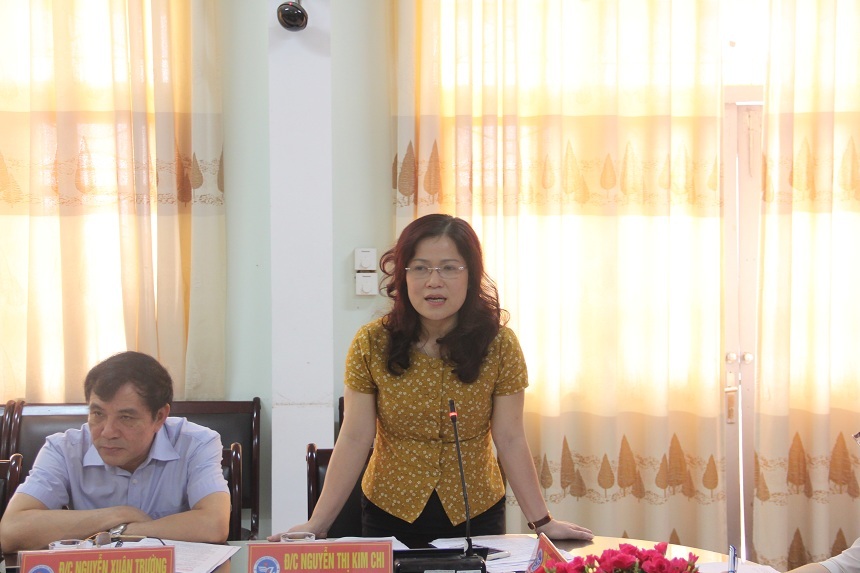 Bà Nguyễn Thị Kim Chi - Giám đốc Sở Giáo dục và Đào tạo tỉnh Nghệ An phát biểu ý kiến.