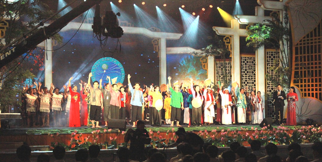 Đêm chung kết là nơi tranh tài của 15 đoàn với 16 tiết mục xuất sắc nhất.