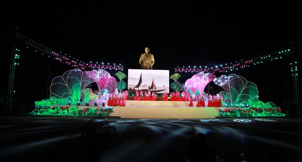 Nhiều ca khúc hay như: Miền Trung nhớ Bác, 