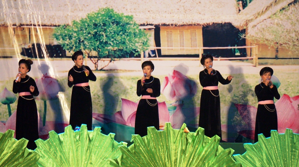 Đoàn NTQC tỉnh Kon Tum đã để lại dấu ấn với tiết mục: Bác Hồ sống mãi với Tây Nguyên 