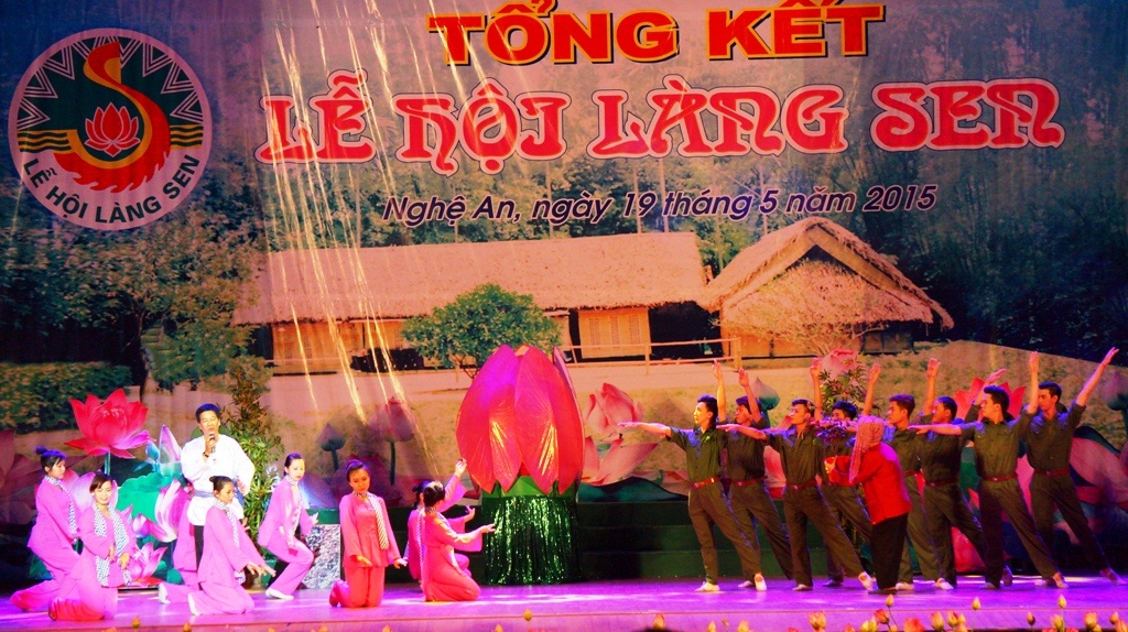 Tiết mục: Cây vú sữa do đoàn NTQC tỉnh Cần Thơ biểu diễn.