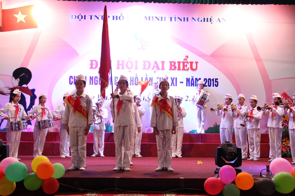 Nghệ An: Biểu dương 150 đại biểu cháu ngoan Bác Hồ toàn tỉnh - 1 Nghi thức duyệt đội của Thiếu niên.