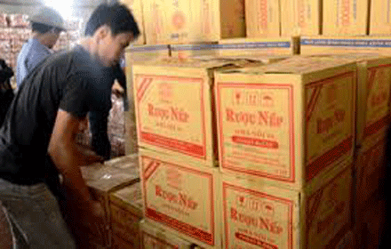 Cục An toàn thực phẩm công bố 3 loại rượu có thể gây chết người - 1 Thu hồi 3 loại rượu có thể gây nguy hiểm cho người sử dụng.