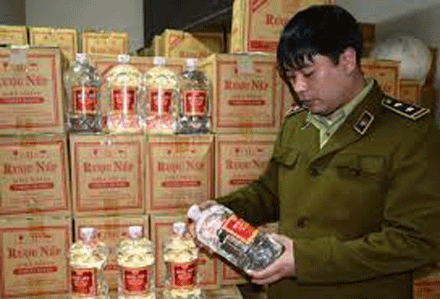 Thu hồi hơn 500 chai rượu có thể gây chết người - 1 Thu hồi 536 chai rượu có thể gây chết người