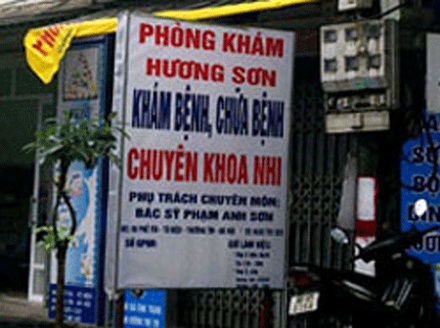 Khởi tố bị can đối với bác sĩ trong vụ trẻ 16 tháng tuổi bị tử vong - 1 Khởi tố bị can đối với bác sĩ trong vụ trẻ 16 tháng tuổi bị tử vong