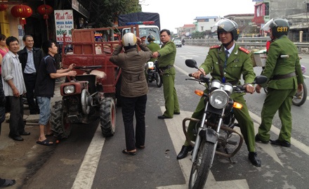 Chợ Viềng họp... sớm! - 2 Chợ Viềng họp... sớm!