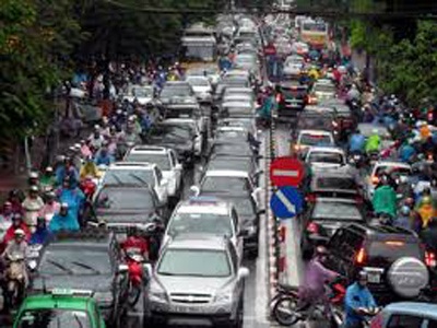 Giao thông chợ Viềng thách thức lực lượng CSGT nhiều năm nay. (Ảnh minh họa)