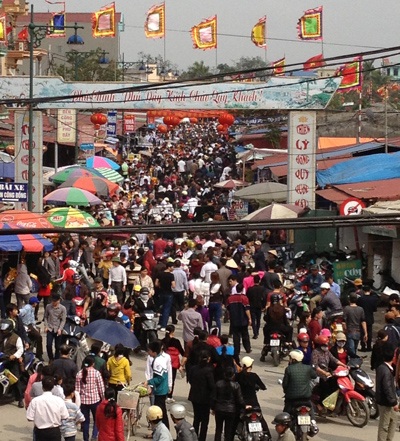 Không khí xuân vẫn vô cùng rộn ràng tại chợ Viềng