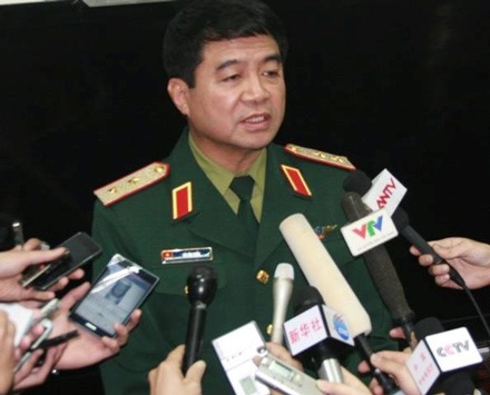 Đề nghị nước bạn rút lực lượng tìm kiếm khỏi vùng biển Việt Nam - 1 Trung tướng Võ Văn Tuấn, Phó tổng Tham mưu trưởng Quân đội Nhân dân Việt Nam.