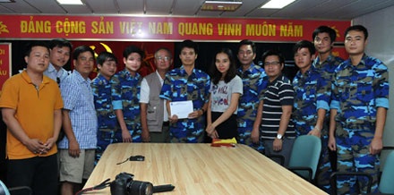 Tàu Trung Quốc điên cuồng rượt đuổi phun vòi rồng vào tàu Cảnh sát biển Việt Nam.