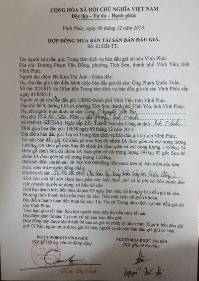Hợp đồng trúng đấu giá 2 cây gỗ sưa đỏ trị giá cả triệu USD mang tên một người khác.
