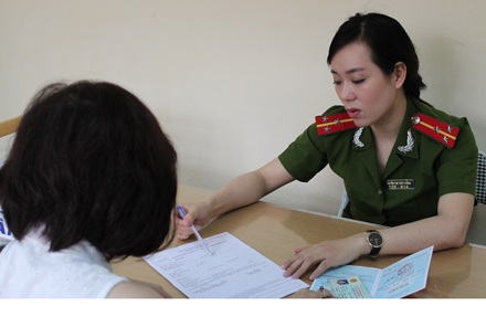 Người thuê, mượn nhà hợp pháp được cấp sổ hổ khẩu. (Ảnh minh họa: Tuấn Hợp)