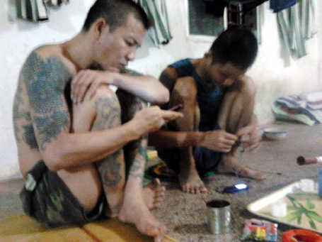 Bộ Công an thông tin vụ phạm nhân lướt facebook trong trại giam - 1 Xử lí kỉ luật các đối tượng sử dụng điện thoại, lướt facebook trong trại giam.