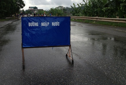 Lũ lớn chia cắt Thái Nguyên - Bắc Kạn, một xã bị cô lập hoàn toàn - 1 Lũ lớn chia cắt Thái Nguyên - Bắc Kạn, một xã bị cô lập hoàn toàn