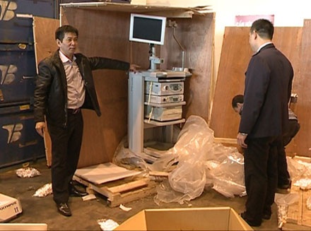 Vụ tuồn thiết bị y tế hết “đát” vào Việt Nam: Khởi tố các lãnh đạo công ty - 1 Vụ tuồn thiết bị y tế hết “đát” vào Việt Nam: Khởi tố các lãnh đạo công ty